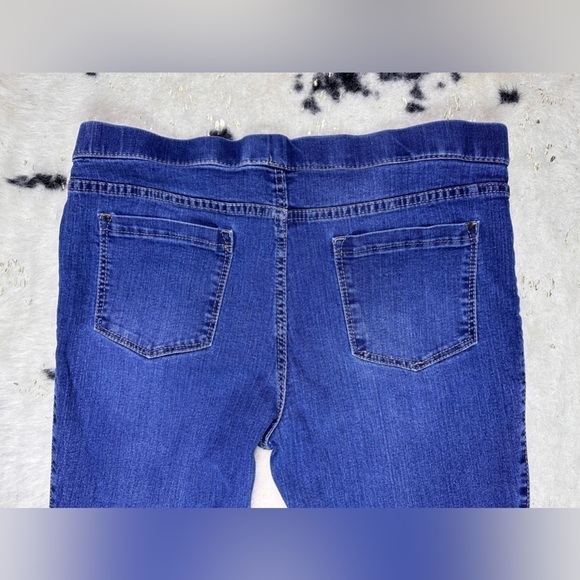 Faded Glory Women’s Medium Wash Elastic Waist Skinny Jeans Size 14 - Picture 7 of 8